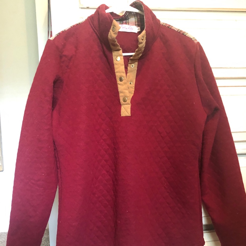 Pink Lily pullover small
